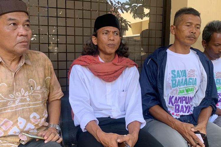 Terlapor eks warga Kampung Bayam Muhammad Fuqron (45), Sudir (46) dan Komar (42) menghadiri panggilan dari penyidik Satreskrim Polres Metro Jakarta Utara pada Jumat (5/1/2024). 