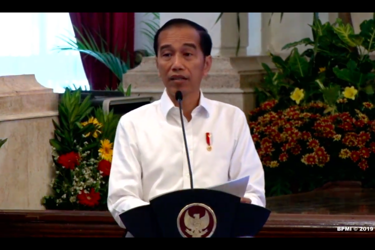 Presiden Joko Widodo meresmikan pengoperasian Palapa Ring di sebuah acara di Istana Merdeka, Senin (14/10/2019).