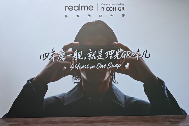 Realme resmi bekerja sama dengan pabrikan kamera asal Jepang, Ricoh. Kerja sama ini diumumkan di Beijing, China, Selasa (14/10/2025).