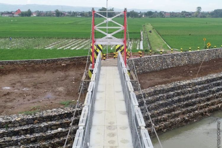 Tiga jembatan gantung di Jatim selesai dibangun.
