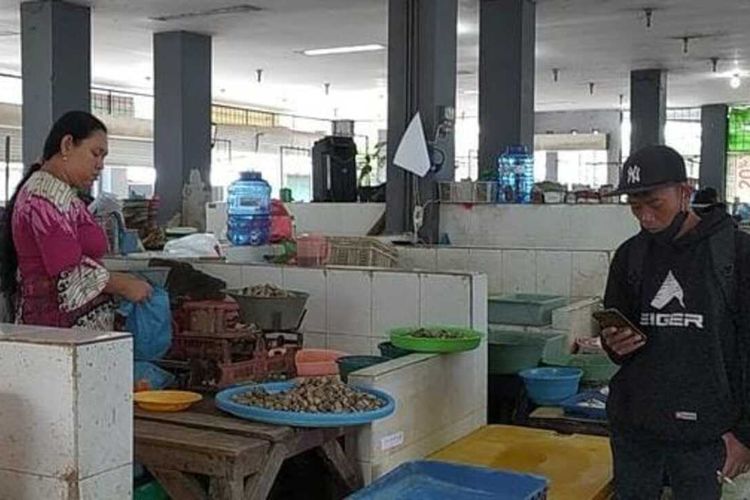 Komoditas laut mengalami kelangkaan di Pasar Tambaklorok Semarang