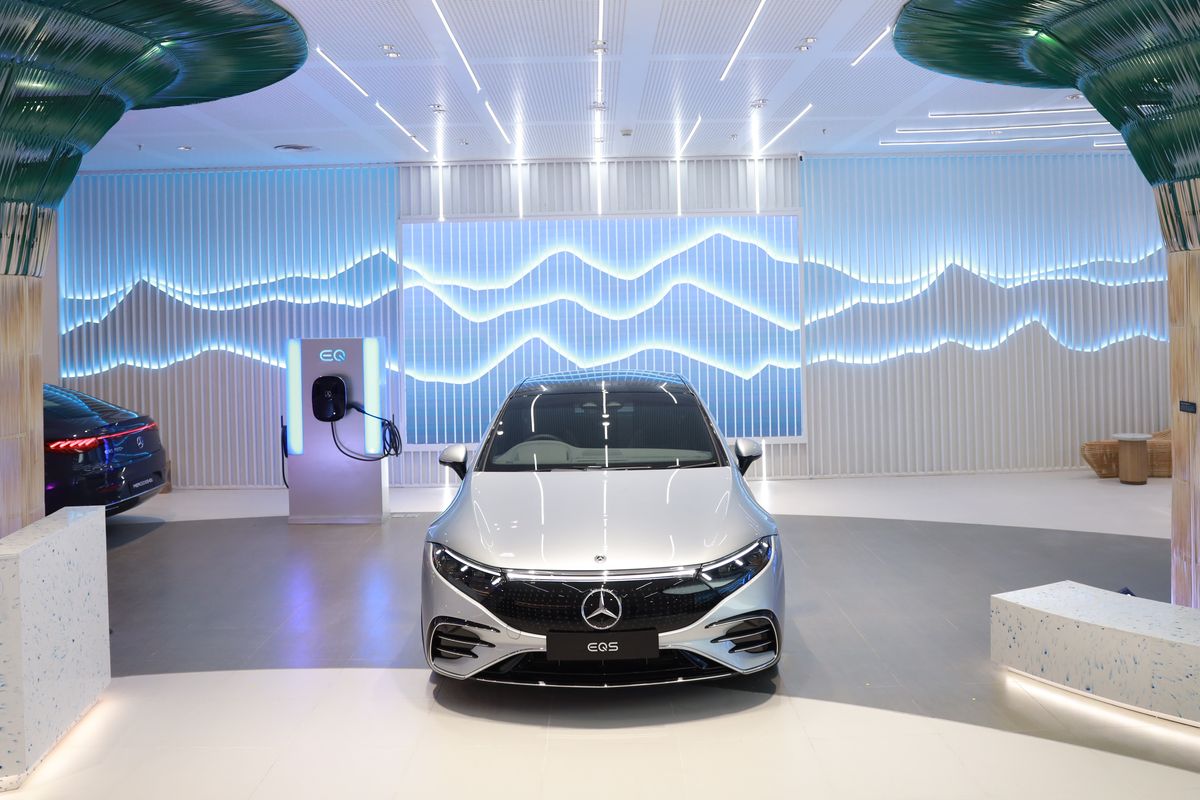 Mobil listrik Mercedes-Benz EQS