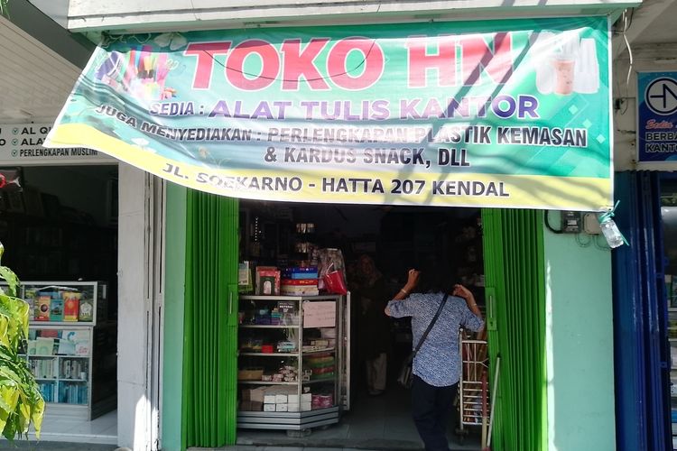 Kisah Toko HN Kendal, Toko Buku Legendaris sejak 1958 yang Bertahan di Tengah Gempuran Era Digital
