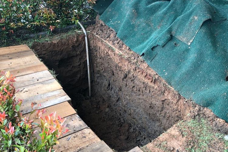 Makam semi private untuk pasangan di San Diego Hills yang dipersiapkan untuk jenazah Ashraf Sinclair.