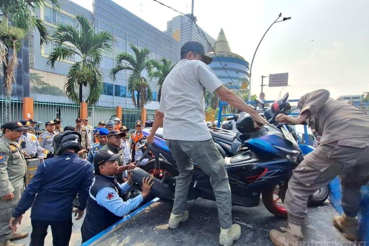 Penertiban Parkir Liar Jakarta Utara: Ratusan Kendaraan Ditindak