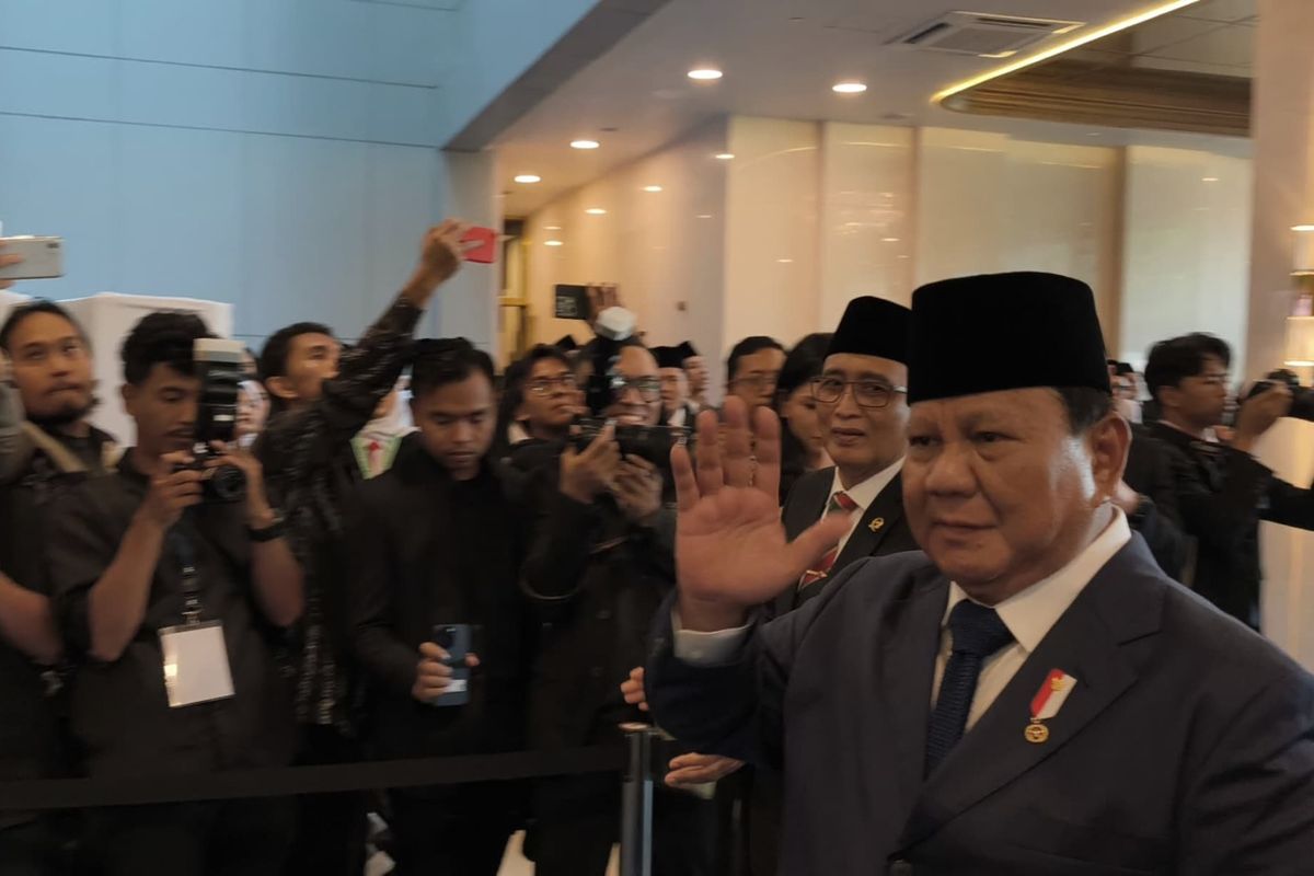 Presiden RI Prabowo Subianto menghadiri acara pengukuhan 1.451 calon hakim di Mahkamah Agung (MA) di Jakarta, Kamis (12/6/2025).