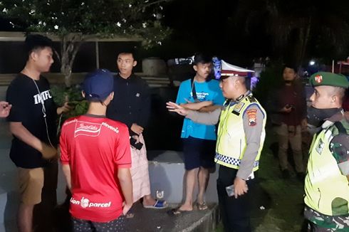 Warga yang Berkerumun di Pekalongan Baru Bubar Setelah Didatangi Polisi dan Anggota TNI