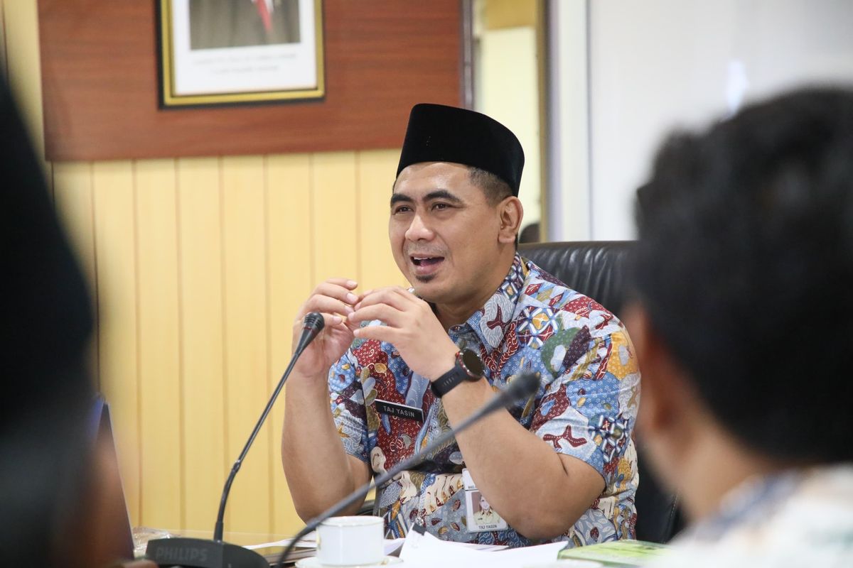 Wakil Gubernur Jawa Tengah Taj Yasin sedang berbicara mengenai penurunan angka kemiskinan di Jawa Tengah, Jumat (25/7/2025).