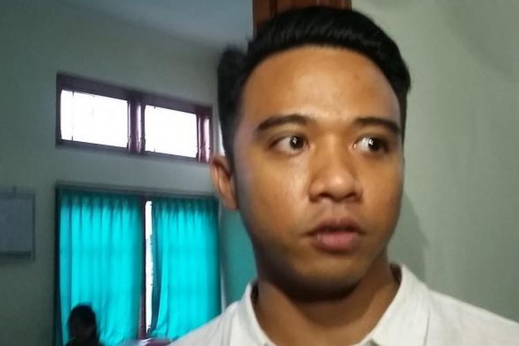 Roby Satria disela-sela proses pelimpahan berkas di Kejaksaan Negri Denpasar, Selasa (12/4/2016)