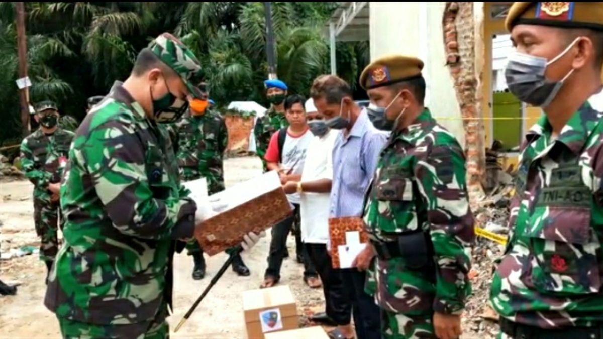 Bantu Evakuasi Pilot Pesawat Tempur Jatuh, 8 Orang Diberi Penghargaan