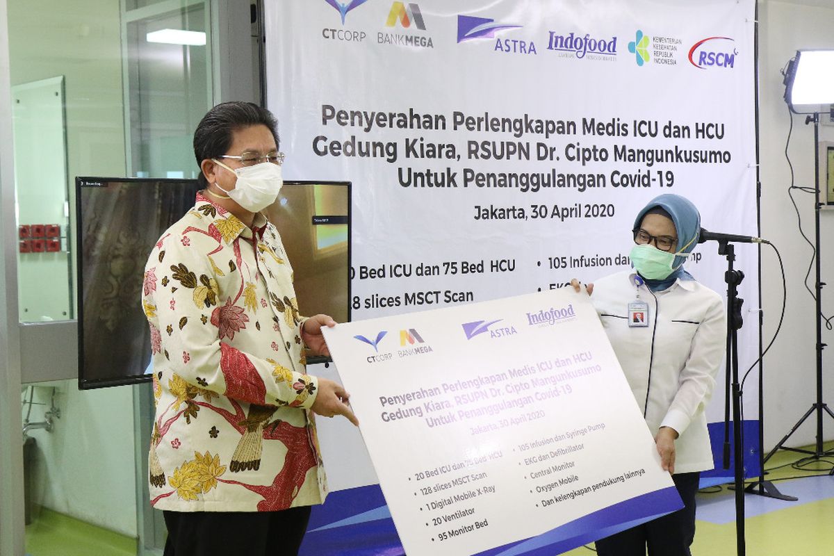 CT Corp, Astra International, dan Indofood Sukses Makmur menyalurkan bantuan perlengkapan medis ke RSCM, Jakarta, Kamis (30/4/2020).