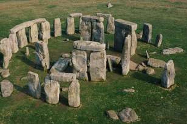 Batu-batu Stonehenge di Inggris.