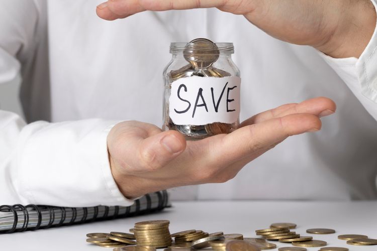 Ilustrasi menabung. Tips investasi gasi pas-pasan. Tips investasi.