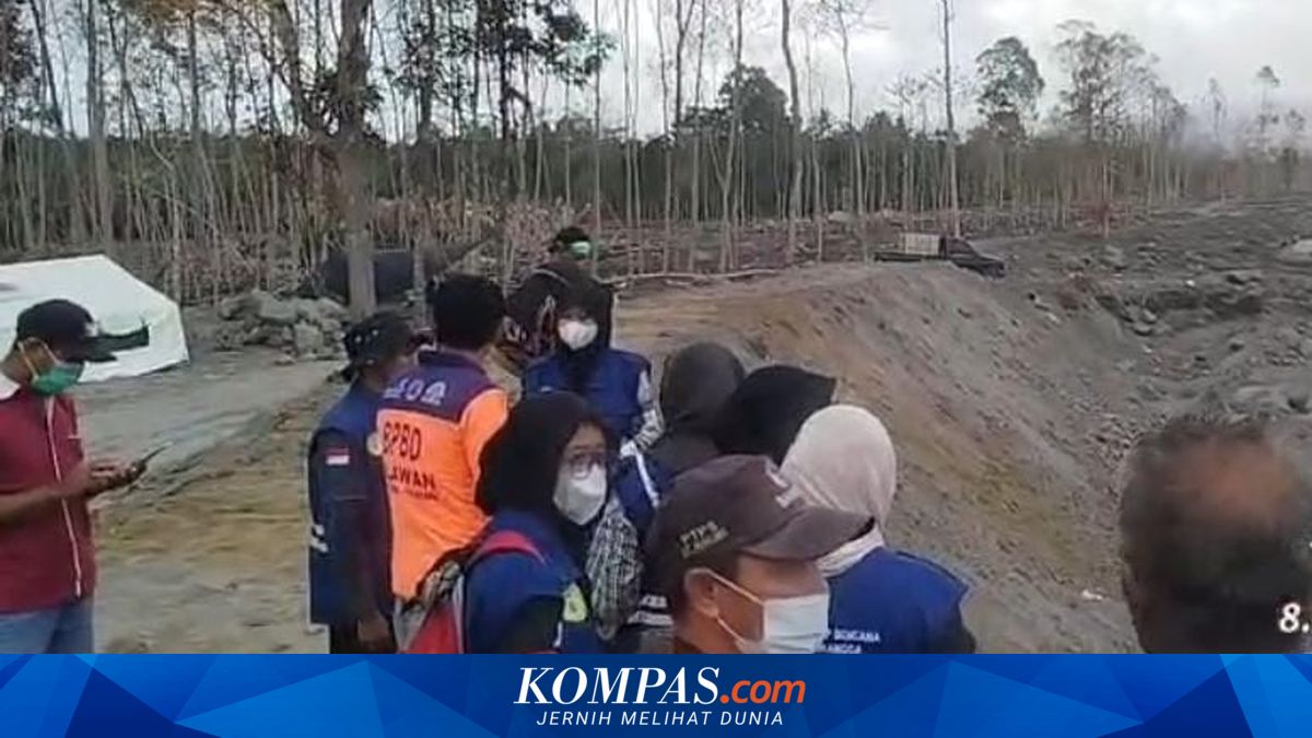 FRPB Pamekasan Bantu Bersihkan Material Vulkanik Dampak Erupsi Gunung ...