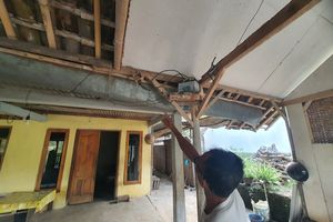 Bermodal Panel Surya dan Aki Bekas, Warga Gunungkidul Terangi Rumah Selama 10 Tahun