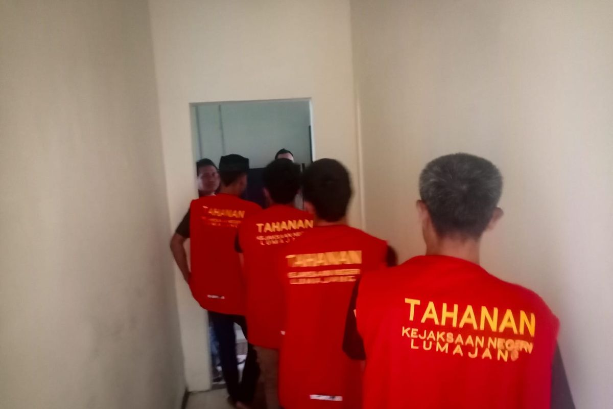 Terdakwa ganja Gunung Semeru usai jalani sidang, Selasa (15/4/2025)