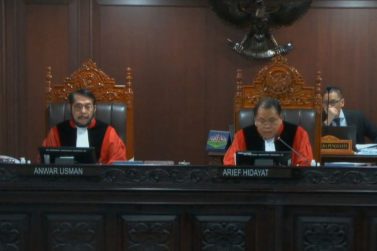 Anwar Usman Kembali Bersidang di MK Usai Dirawat karena Jatuh
