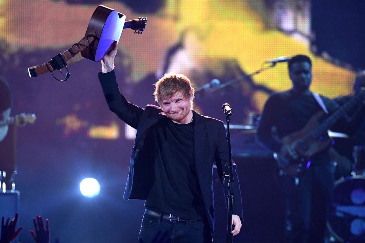 Ed Sheeran tampil di panggung iHeartRadio Music Awards 2017 di The Forum, Inglewood, California, AS, pada 5 Maret 2017.