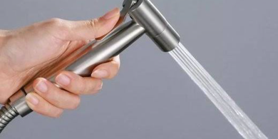Apakah Istinja Cukup dengan Mengguyurkan Air? Ini Penjelasan Fikih