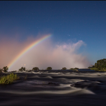 ¿Por qué el color rojo del arco iris está siempre arriba?