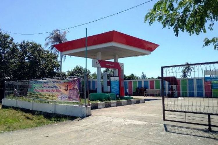 Suasana Pengelola Stasiun Pengisian Disel Nelayan (SPDN) Seunuddon, Kabupaten Aceh Utara, terlihat sepi, Kamis (31/8/2017).