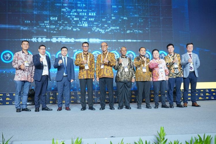 Gelaran Hari Listrik Nasional Ke-78 serta Enlit Asia 2023 merupakan hasil kerja sama Masyarakat Ketenagalistrikan Indonesia (MKI) dan Clarion Events. 