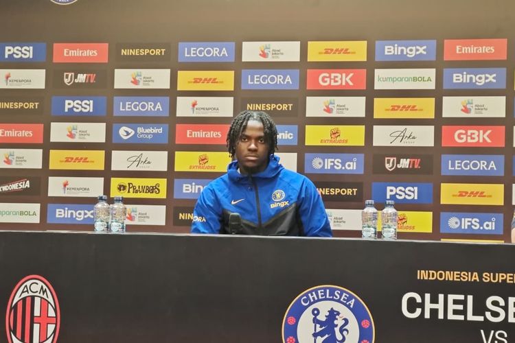 Gelandang Chelsea Romeo Lavia Nikmati Momen Pramusim di Jakarta