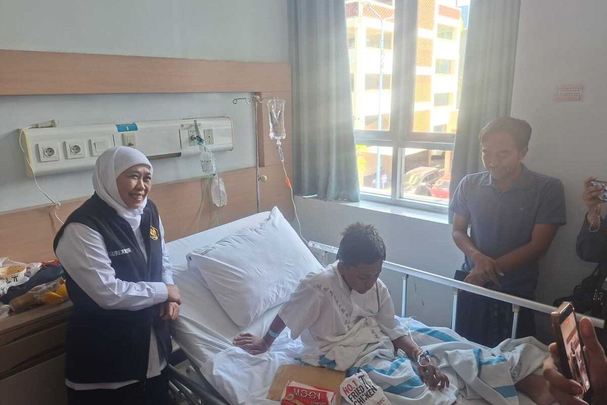 Gubernur Jawa Timur, Khofifah Indar Parawansa, mengunjungi Alfatih di RSUD Notopuro Sidoarjo, Kamis (2/10/2025).