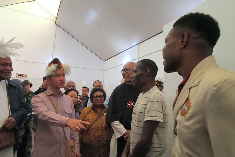 Di Asmat, Gibran Tinjau Sekolah Lapang Sagu Keuskupan Agats