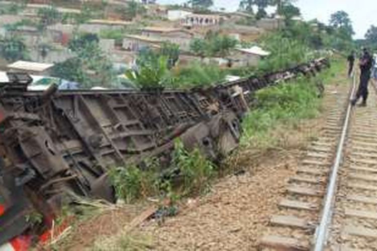 Kecelakaan KA ini terjadi di jalur kereta yang berada 120 kilometer sebelah barat Ibu Kota Kamerun, Yaounde. 