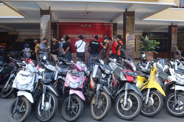Kendaraan hasil curanmor yang sudah diamankan polisi di Mapolres Lumajang, Rabu (22/6/2022)