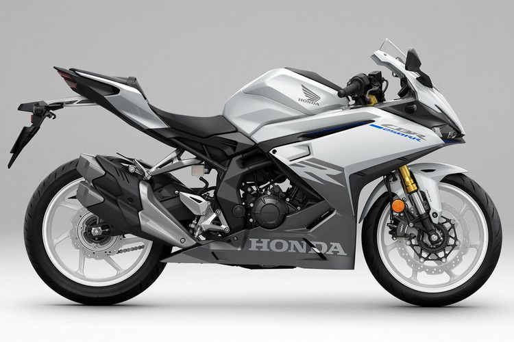 Honda CBR250RR warna Pearl Glare White