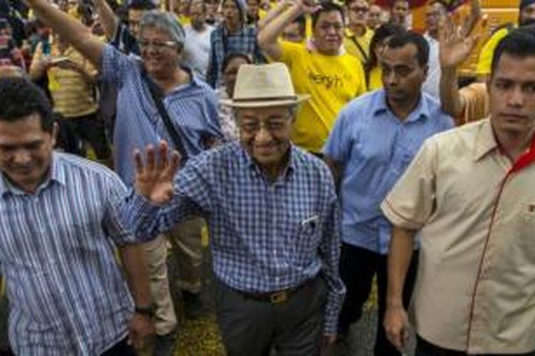 Saat berpidato di hadapan para pengunjuk rasa di Kuala Lumpur, 30 Agustus lalu, Mahathir menyerukan pencopotan Perdana Menteri Najib Razak.