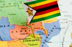 Zimbabwe Bakal Pangkas 25.000 PNS, Ada Apa?