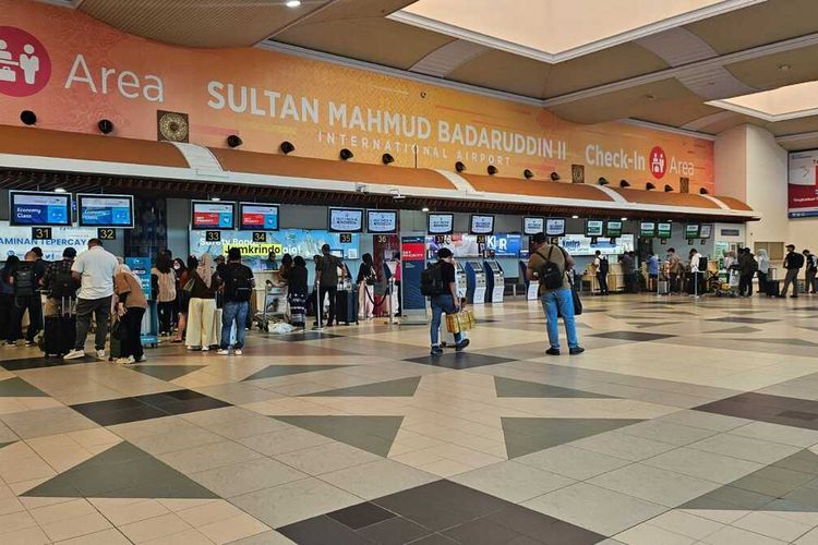 Jarak Pandang Tinggal 700 Meter karena Kabut Asap, 4 Penerbangan di Bandara Palembang Delay