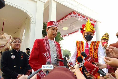 Jokowi Pakai Baju Adat Buton di Upacara HUT Ke-77 RI