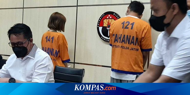 Qora marvaridda porno oq sik