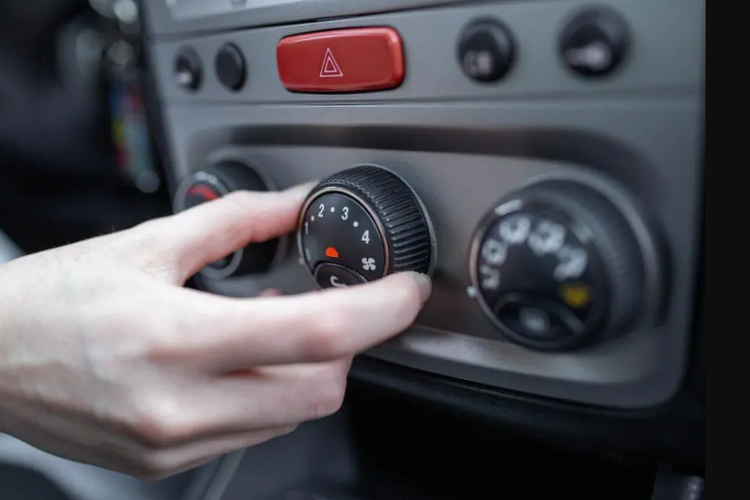 Ilustrasi AC mobil kurang dingin