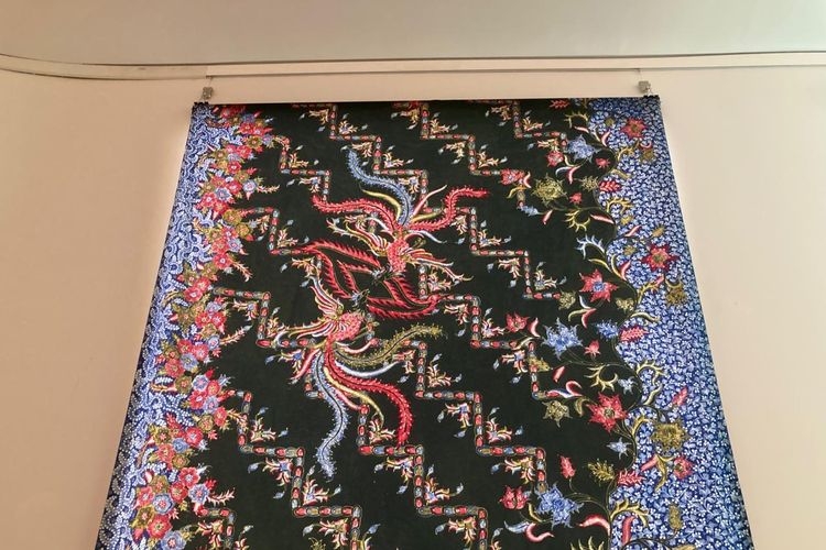 Pameran batik peranakan bertajuk Metamorfosa di Menara Kompas Lantai 8, Jakarta, Kamis (9/4/2026). Pameran ini berlangsung pada 9 April-5 Mei 2026.