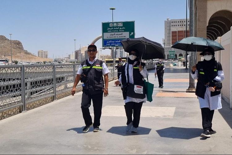 Suhu panas di Arab Saudi mencapai 42 derajat. Jemaah haji diminta untuk menjaga kesehatan. 