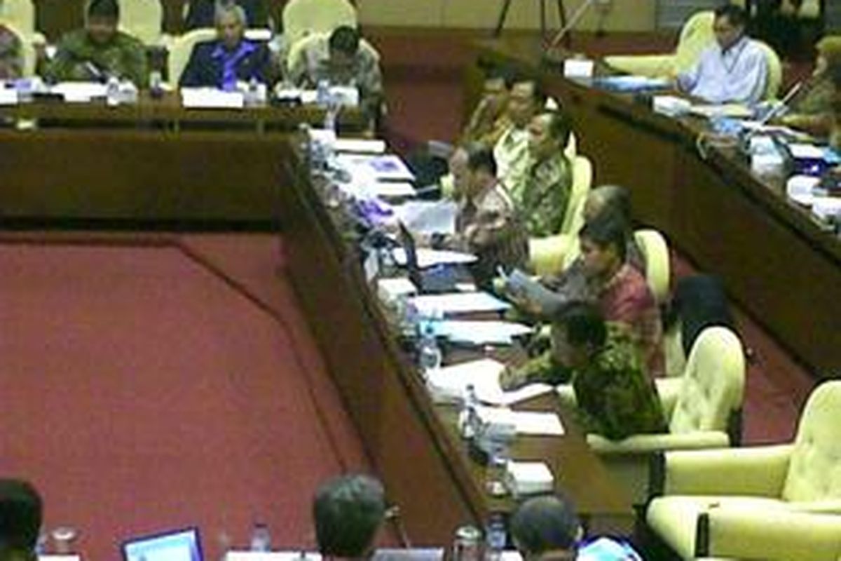 Pimpinan Pusat Pelaporan dan Analisis Transaksi Keuangan (PPATK) memenuhi undangan Pansus Hak Angket Pengusutan Kasus Bank Century DPR RI, Kamis (17/12/2009). PPATK menyerahkan hasil analisis transaksi keuangan terkait Bank Century yang bersifat rahasia.