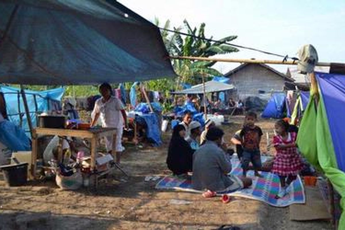 Ilustrasi: Suasana di tempat pengungsian korban penggusuran di Moro-moro beberapa bulan lalu.
