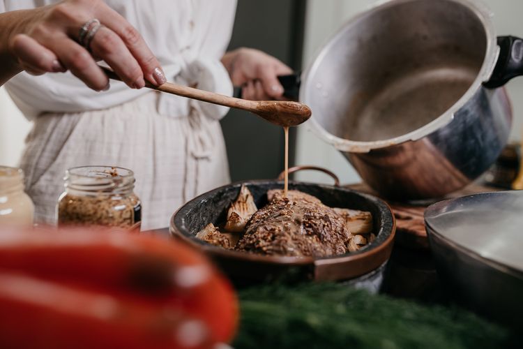 Benarkah Beda Tangan Akan Beda Rasa Sajian? Ini Penjelasan Chef