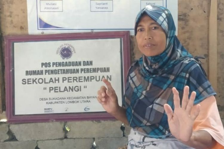 Pendiri Sekolah Perempuan Pelangi di Lombok Utara, Saraiyah.