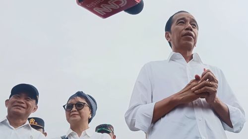 Muhadjir Tertawa dan Sri Mulyani Menyimak Saat Jokowi Ditanya Pemanggilan Menteri oleh MK
