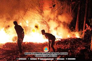 TPA Milangasri Magetan Terbakar 1 Hektar, Asap Tebal Buat Petugas Kesulitan Bernapas