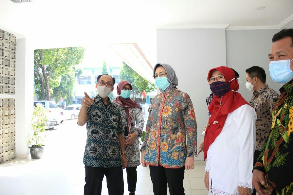 Pemkot Tangsel yang dipimpin oleh Airin Rachmi Diany terus berkomitmen untuk mengembangkan pelayanan dan fasilitas kesehatan yang baik bagi masyarakat Tangsel.