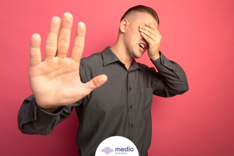 Luka psikologis yang disebabkan oleh penolakan menimbulkan rasa sakit emosional yang dapat berpengaruh terhadap cara berpikir, marah, hingga menimbulkan ketidakberdayaan diri.