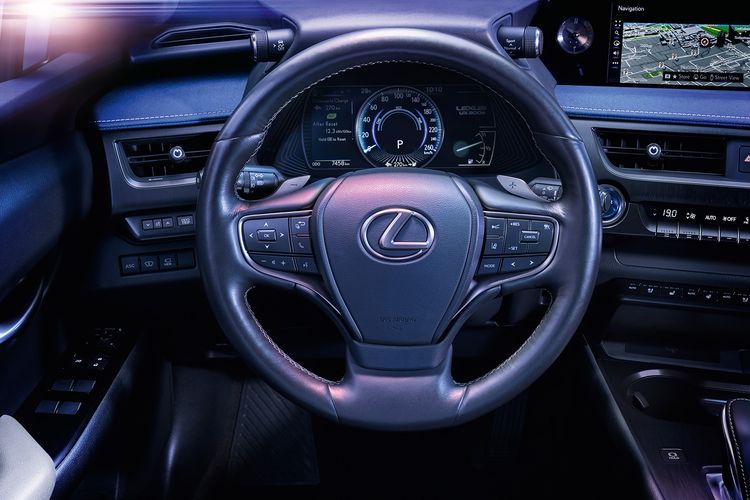 Interior mobil listrik murni (BEV) Toyota, Lexus UX 300e.