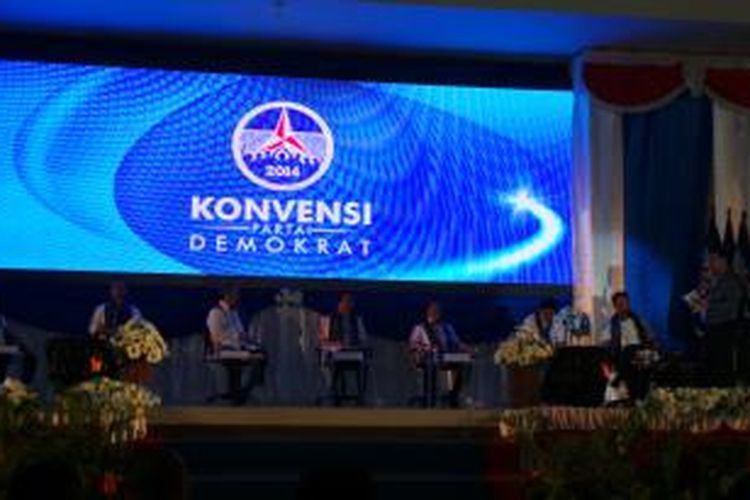 Debat kandidat Konvensi Capres Partai Demokrat di Gedung Islamic Center, Ambon, Selasa (11/3/2014).